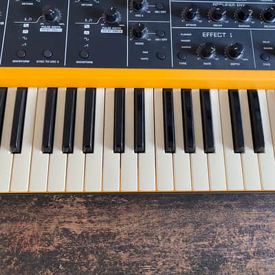 Studiologic Sledge 2.0 Polyphonic Virtual Analog Synthesizer Yellow / Black image 4