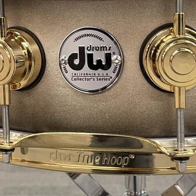 DW COLLECTOR'S 14X5 SSC MAPLE SNARE DRUM NATURAL TO EBONY SATIN OIL BURST | GOLD HARDWARE - FLOOR MODEL image 10