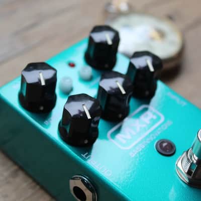 MXR M83 Bass Chorus Deluxe image 9