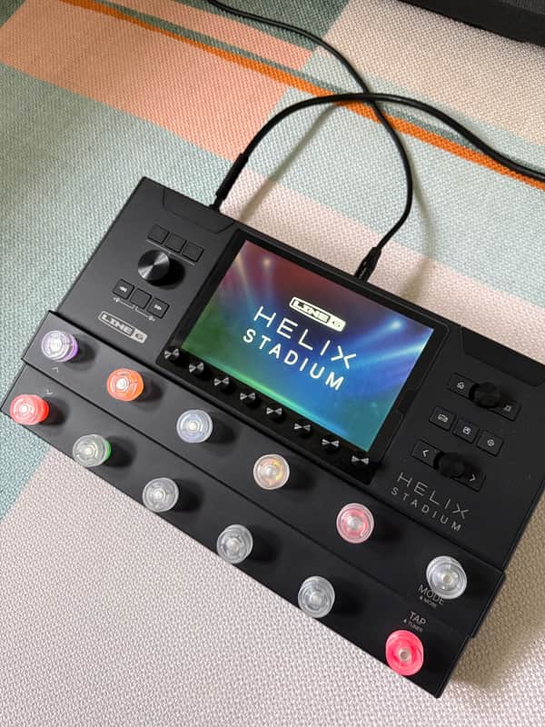 Line 6 Helix Stadium Floor – Mint Condition + 12 Clear Button Toppers + Tempered Glass Protector + 2 Balanced XLR Cables image 1