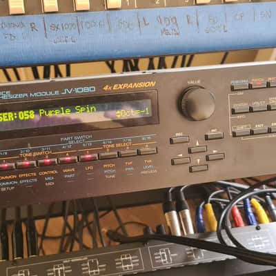 Roland JV-1080 64-Voice Synthesizer Module 1994 - 2001 - Black