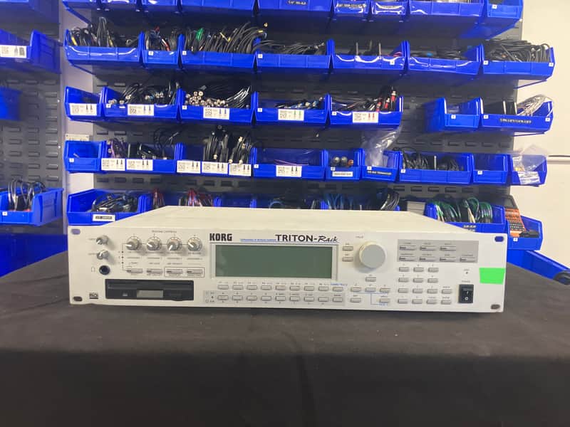 Korg Triton Rack Rackmount 60-Voice Polyphonic Workstation (2000
