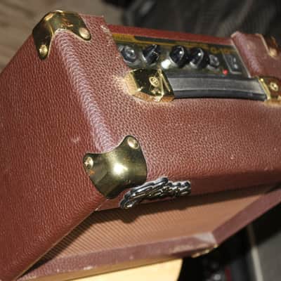 Esteban G-10/Combo 10 Watts 1x4" speaker image 2