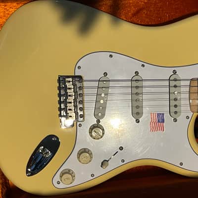 Fender Yngwie Malmsteen Artist Series Signature Stratocaster with Maple Fretboard 2007 - Present - Vintage White image 4