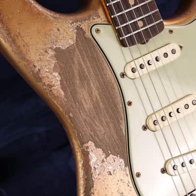 Fender Custom Shop 1963 Stratocaster Ultimate Relic Faded Shoreline Gold over Silver Masterbuilt Andy Hicks image 6
