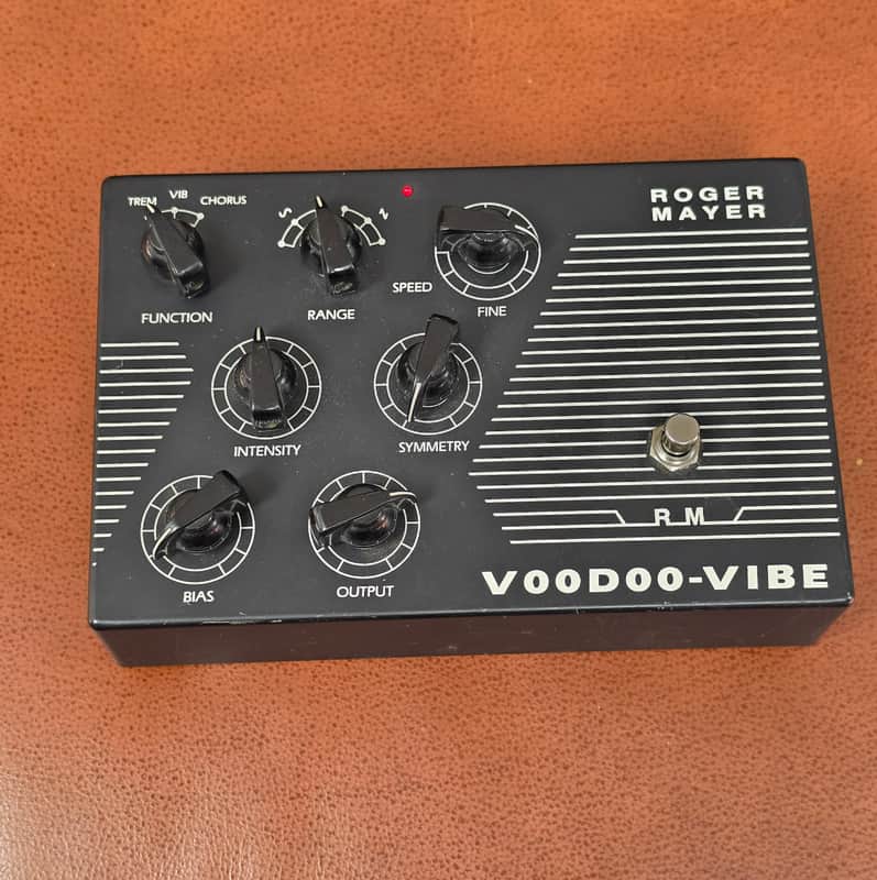 Roger Mayer Voodoo-Vibe – Legendary Boutique Uni-Vibe with Chorus