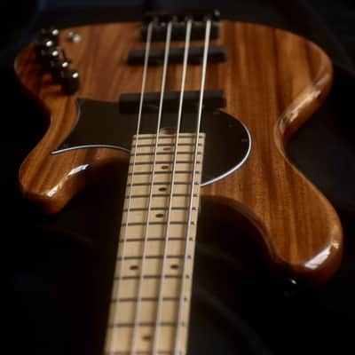 Maurizio Uber Bass Jazz Bass J4 Classic Custom Fit Aguilar OBP2 Bartolini  9CBJS 8.2 lbs image 5