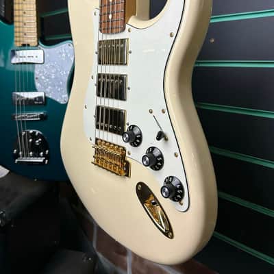 Fender Limited Edition Mahogany Blacktop Stratocaster HHH Olympic White 2020 image 5