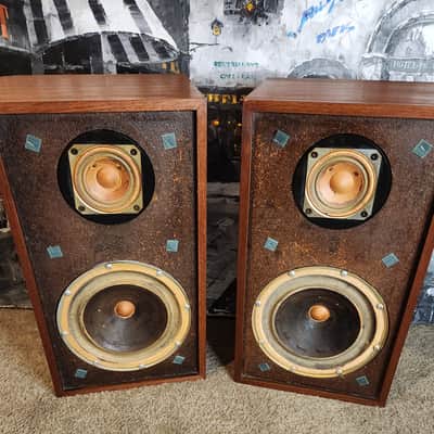 KLH KLH Model 26 vintage speakers 1970 - Walnut image 3