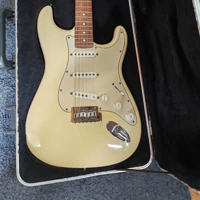 2010 Fender American Standard Stratocaster with Rosewood Fretboard 2010 Olympic White image 4