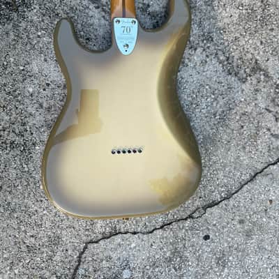 Fender 70th Anniversary Vintera II Stratocaster 2024 - Antigua image 8
