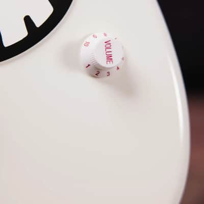 Squier Fender X Hello Kitty White Stratocaster with Gig Bag image 11