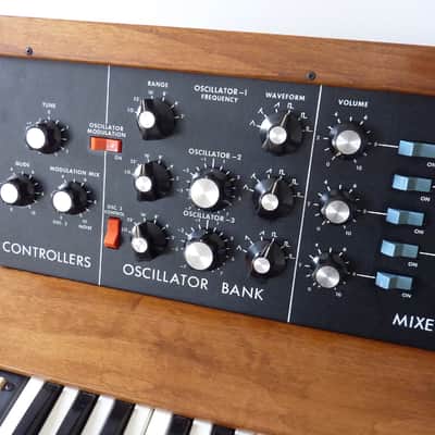 Moog Minimoog Model D 1975 - Serviced - Superb image 7