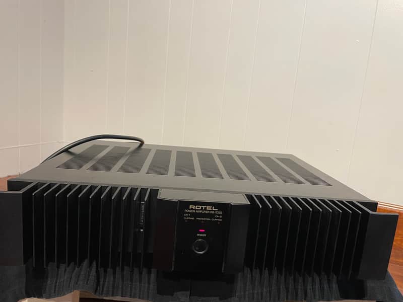 Rotel Power Amplifier  RB-1050 Stereo 2 Channel Power Amplifier 2000s - Black