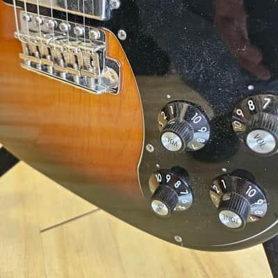 Classic Player Tele® Deluxe w/ Tremolo, Maple Fingerboard, 3 Tone Sunburst image 6