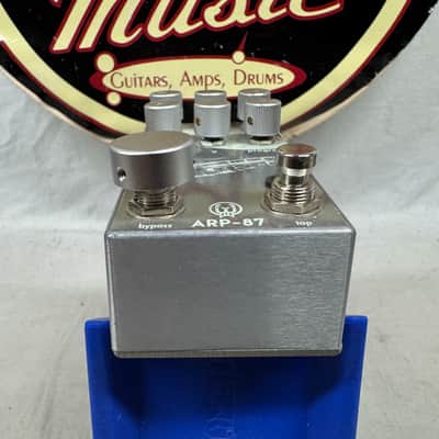Walrus Audio ARP-87 Multi-Function Delay Pedal - Platinum Edition image 3