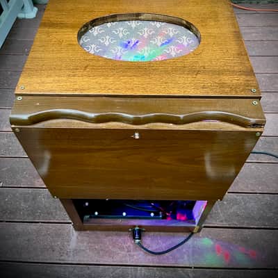 Rotary Connection 2 speed portable Leslie/Rotary lite up guitar speaker cab with 2 button footswitch! BIG CTS 15x9 vintage speaker inside. 2 inner bulbs that change with the speed changes. Real vintage hardwoods. 2026 - Wood image 12