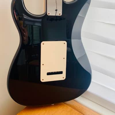 Fender Stratocaster 0134600506 2004 Gloss Black image 3