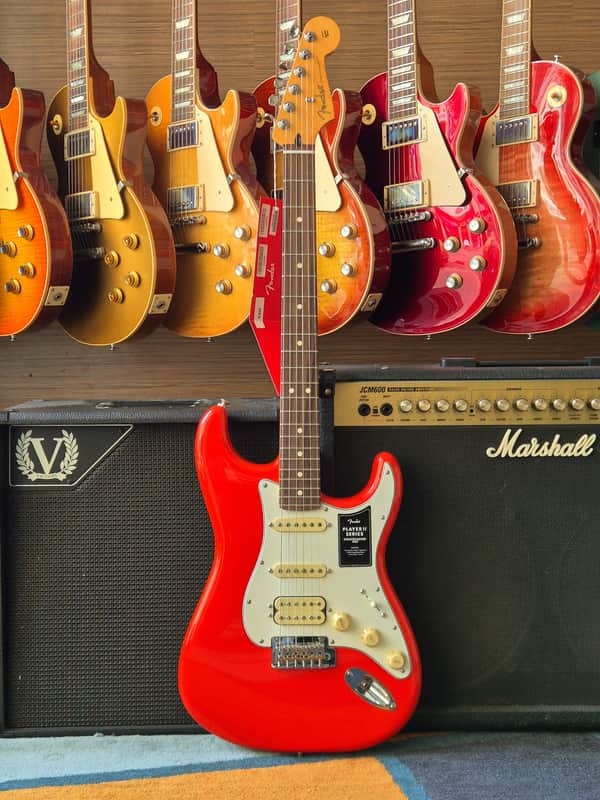 Fender Player II Stratocaster HSS 2026 - Coral Red image 1