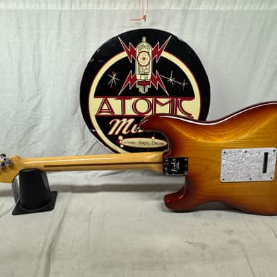 Fender American Standard Stratocaster Guitar with Case 2010 - Sienna Sunburst / Maple neck image 9