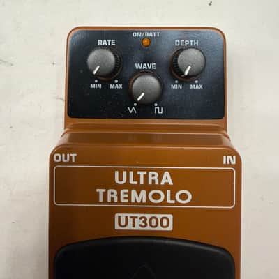 Behringer UT300 Ultra Tremolo Guitar Effect Pedal image 2