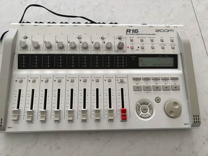 Zoom R16 USB Audio Interface / Digital Multitrack Recorder / Control Surface 2010s - White image 1