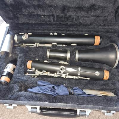 Kohlert Resin Clarinet with case, good condition image 2