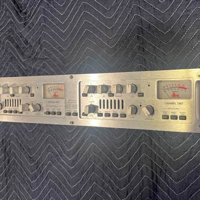 dbx 586 2-Channel Vaccuum Tube Preamplifier - Silver image 5