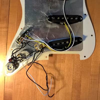 2007 Fender MIM Standard Stratocaster Loaded Pickguard -- Excellent Condition image 3