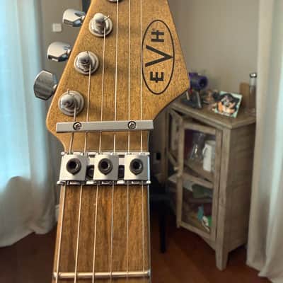 EVH Striped Series Frankie 2020 - Red / White / Black Stripes Relic image 3