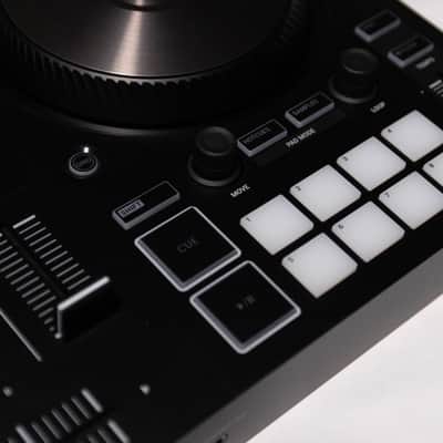 Native Instruments Traktor Kontrol S2 MK3 2018 - Black image 7
