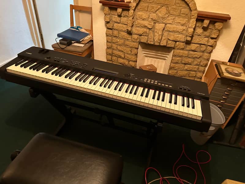 Yamaha CP40 Graded Hammer Stage Piano 2010s - Black image 1