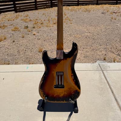 Fender Mike McCready Signature Stratocaster 2023 - Present - 3-Color Sunburst Relic image 6