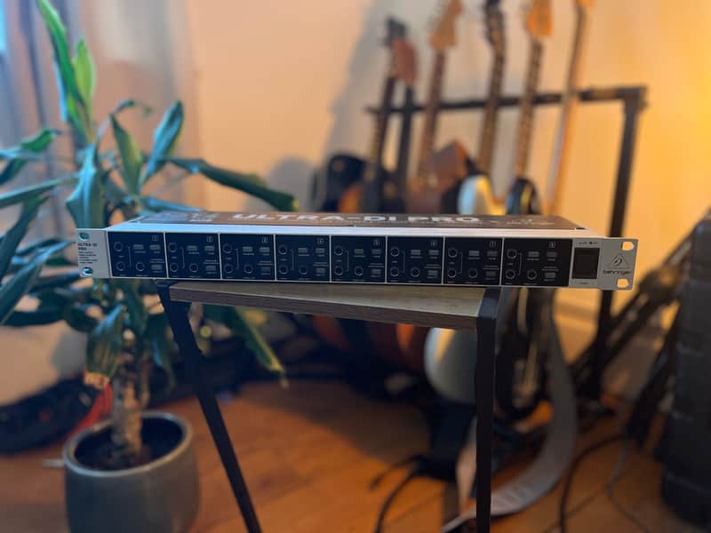 Behringer Ultra-DI Pro DI800 Phantom Powered 8-Channel Direct Box 2010s - Black / Silver image 1