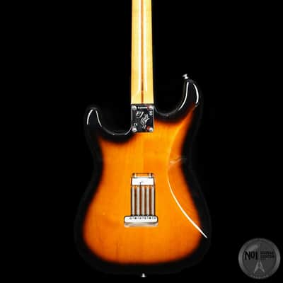 Fender Eric Johnson Thinline Stratocaster from 2018 in Sunburst with Hardcase image 2