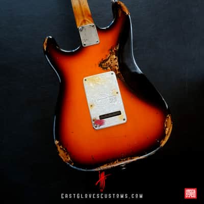 Fender Stratocaster 50th Anniversary Deluxe Series Sunburst Paisley/Pelham Blue Heavy Relic image 6