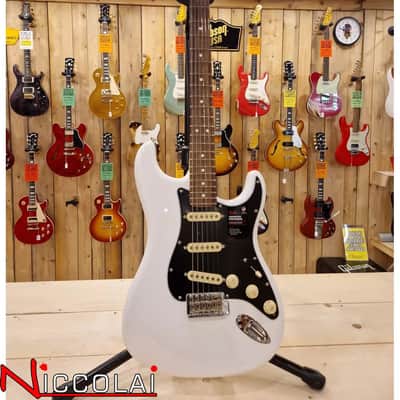 Fender American Performer Stratocaster Arctic White image 8