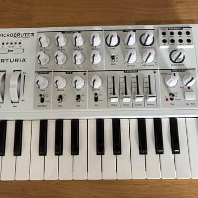 Arturia Microbrute SE 25-Key Synthesizer 2015 - White image 2