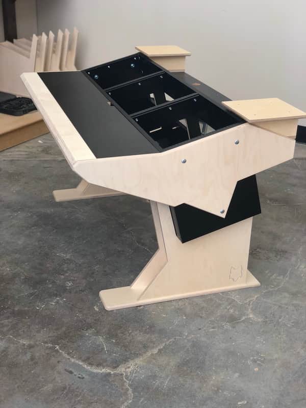 Recording Studio Desk \ Dangerfox Inc Genesis 24u - Free