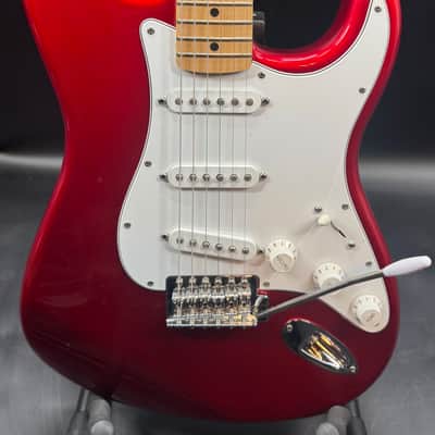 Fender Standard Stratocaster 2007 - Red image 4