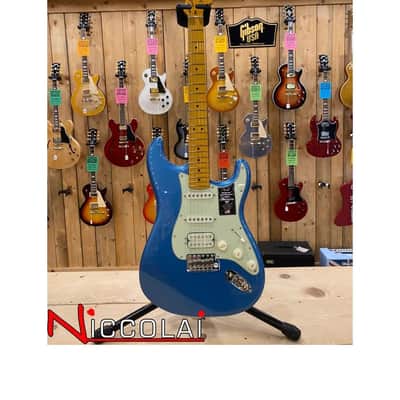 Fender American Professional Classic Stratocaster HSS, Maple Fingerboard, Faded Lake Placid Blue image 3