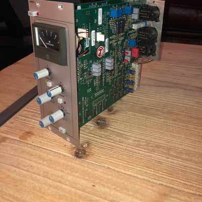Solid State Logic XR626 X-Rack Stereo Bus Compressor in Mynx Rack 2010s - Silver image 5