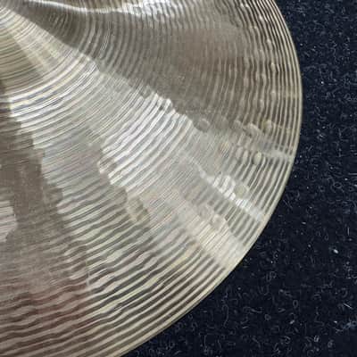 Paiste 16" Signature Full Crash Cymbal 1989 - Present - Traditional image 5