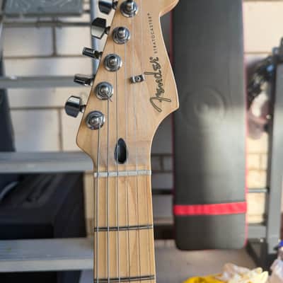 Fender Player II Stratocaster 2024 - Present - Black with White Pickguard image 7