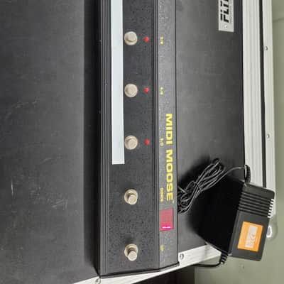 Roland GI-20 + XV2020 + PEDALS & CABLES. Late 90's - Silver image 9