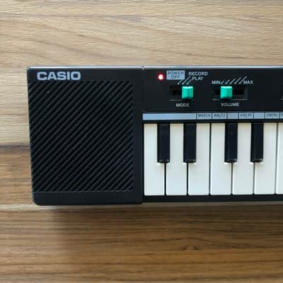 Casio PT-12 Vintage 1980's Mini Key Synthesizer - Black image 2