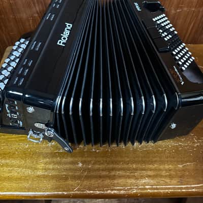 Roland FR-1xb Button-type V-Accordion Black w/ gig bag image 11