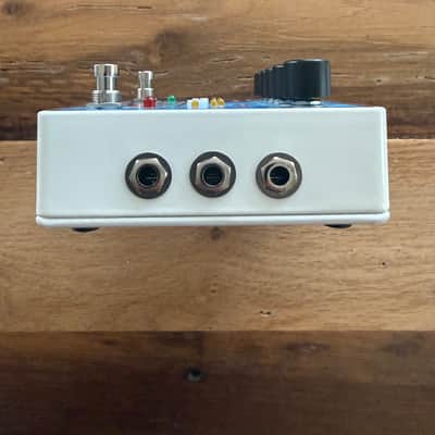 Electro-Harmonix Deluxe Memory Man 1100-TT Analog Delay w/ Tap Tempo image 4