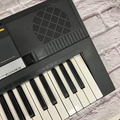Yamaha PSR-E243 61-Key Electronic Keyboard image 5