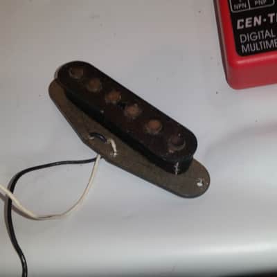 Fender STRATOCASTER Pickup 1979 grey bottom meter read 5.86 image 7